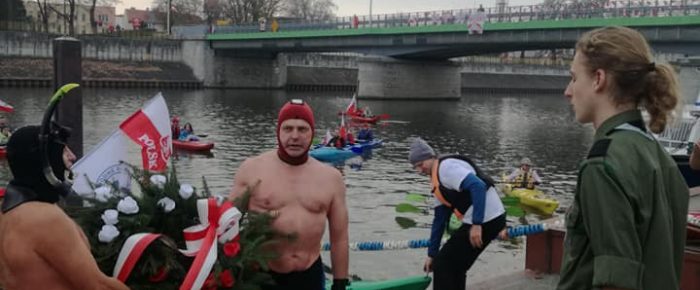 Ratownicy WOPR na 100 lecie Niepodległości.